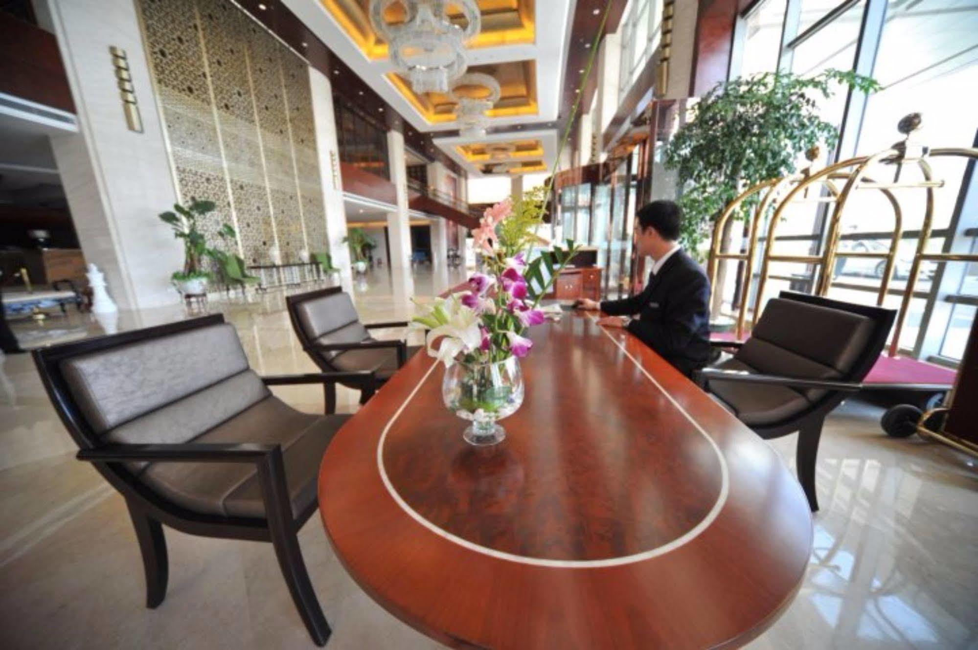 S&N Dalian Hotel ภายนอก รูปภาพ
