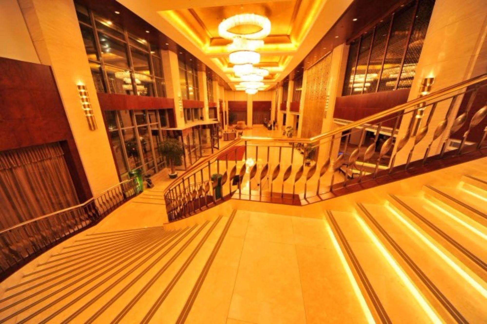 S&N Dalian Hotel ภายนอก รูปภาพ